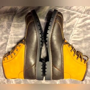 NIB 10.5 Steve Madden Brown Leather Boots